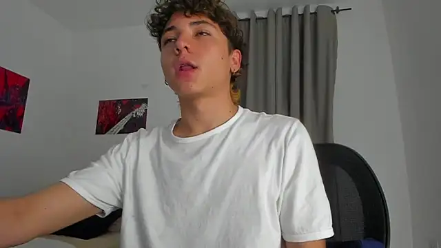 Snapshot of Joe23__ chatting on 09/26/25, 05:22 Joe23 online show from 09/26/25, 05:22