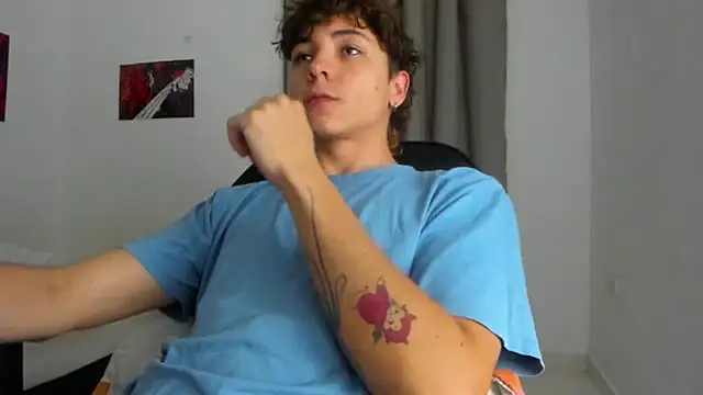 Snapshot of Joe23__ chatting on 10/01/25, 03:45 Joe23 online show from 10/01/25, 03:45