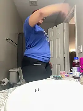 Snapshot of SexyHoneyRedd chatting on 12/28/24, 12:15 SexyHoneyRedd online show from 12/28/24, 12:15