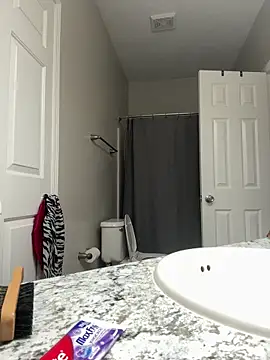 Snapshot of SexyHoneyRedd chatting on 02/20/25, 12:15 SexyHoneyRedd online show from 02/20/25, 12:15