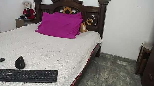 DominaLeona online show from 01/25/25, 07:39