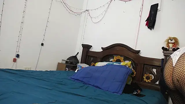 DominaLeona online show from 02/17/25, 09:41