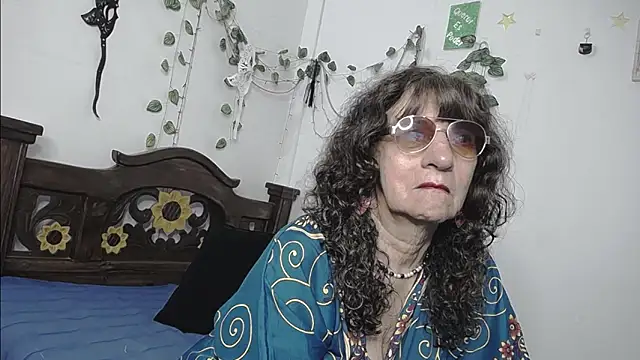 DominaLeona online show from 05/18/26, 10:04
