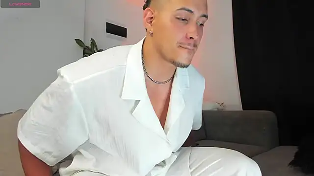 lucasanto  online show from 03/11/25, 04:10