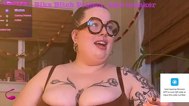 Snapshot of MissBika chatting on 12/05/24, 06:10 MissBika online show from 12/05/24, 06:10