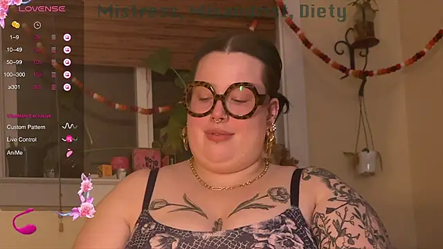 Snapshot of MissBika chatting on 12/25/24, 09:02 MissBika online show from 12/25/24, 09:02