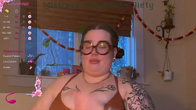 Snapshot of MissBika chatting on 12/26/24, 12:25 MissBika online show from 12/26/24, 12:25