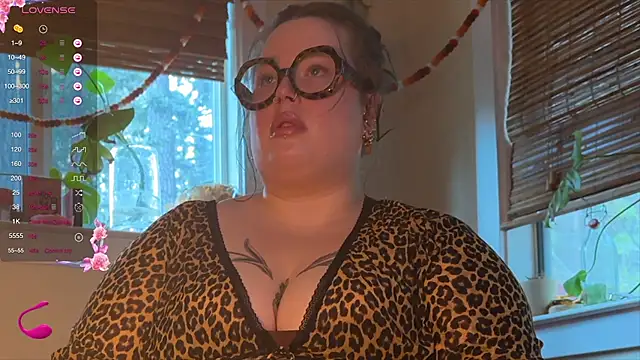 Snapshot of MissBika chatting on 01/02/25, 10:22 MissBika online show from 01/02/25, 10:22