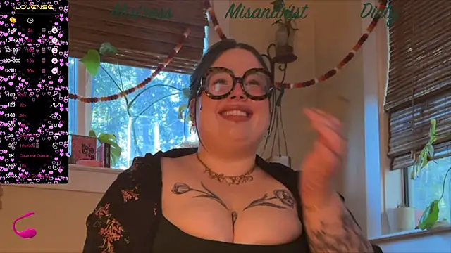 Snapshot of MissBika chatting on 01/19/25, 11:53 MissBika online show from 01/19/25, 11:53