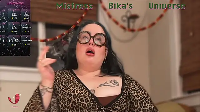 Snapshot of MissBika chatting on 02/15/25, 06:33 MissBika online show from 02/15/25, 06:33