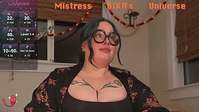 Snapshot of MissBika chatting on 02/27/25, 05:34 MissBika online show from 02/27/25, 05:34