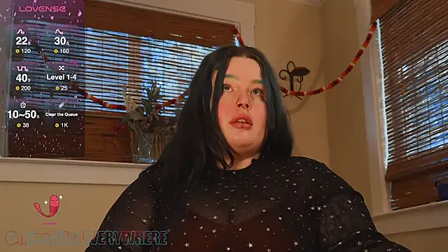 Snapshot of MissBika chatting on 03/11/25, 10:42 MissBika online show from 03/11/25, 10:42