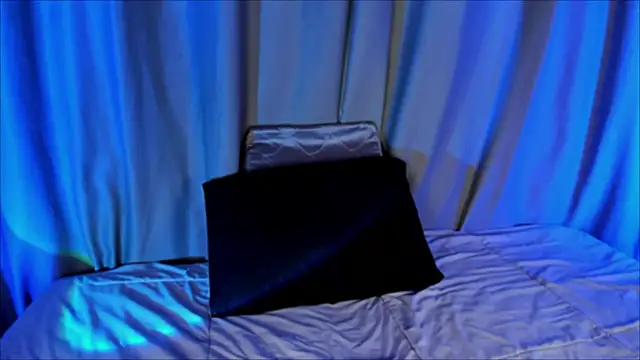 EviePhoenix online show from 12/18/25, 10:16