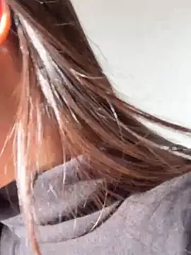 Snapshot of Sweet-Angel999 chatting on 12/16/24, 12:48 Sweet-Angel999 online show from 12/16/24, 12:48