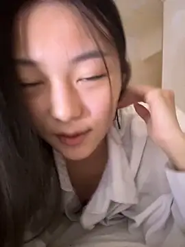 Snapshot of Sweet-Angel999 chatting on 12/27/24, 02:54 Sweet-Angel999 online show from 12/27/24, 02:54