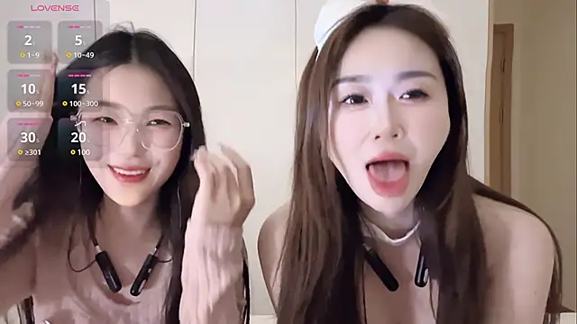 Snapshot of Sweet-Angel999 chatting on 02/15/25, 02:11 Sweet-Angel999 online show from 02/15/25, 02:11