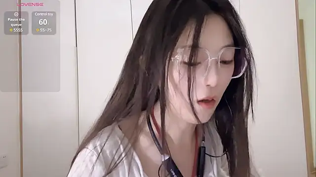 Snapshot of Sweet-Angel999 chatting on 03/03/25, 06:55 Sweet-Angel999 online show from 03/03/25, 06:55