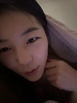 Snapshot of Sweet-Angel999 chatting on 03/13/25, 03:00 Sweet-Angel999 online show from 03/13/25, 03:00