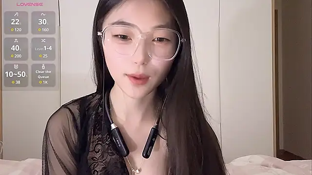 Snapshot of Sweet-Angel999 chatting on 03/21/25, 02:18 Sweet-Angel999 online show from 03/21/25, 02:18