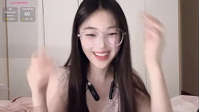 Snapshot of Sweet-Angel999 chatting on 03/21/25, 06:29 Sweet-Angel999 online show from 03/21/25, 06:29