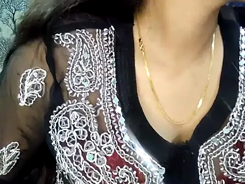 Snapshot of Aarvi_Arora chatting on 01/12/26, 11:59 Aarvi Arora online show from 01/12/26, 11:59