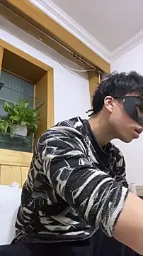 Snapshot of shuai321 chatting on 12/09/24, 03:00 shuai321 online show from 12/09/24, 03:00