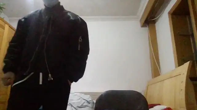 Snapshot of shuai321 chatting on 01/21/25, 11:56 shuai321 online show from 01/21/25, 11:56