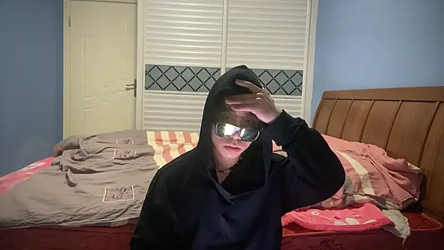 Snapshot of shuai321 chatting on 01/26/25, 03:03 shuai321 online show from 01/26/25, 03:03