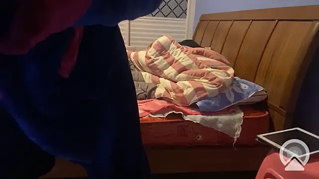 Snapshot of shuai321 chatting on 02/04/25, 04:18 shuai321 online show from 02/04/25, 04:18