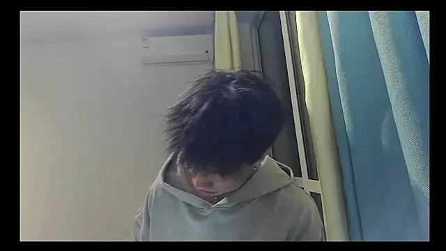 Snapshot of shuai321 chatting on 02/20/25, 04:03 shuai321 online show from 02/20/25, 04:03