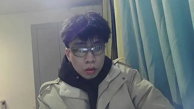 Snapshot of shuai321 chatting on 03/10/25, 01:32 shuai321 online show from 03/10/25, 01:32