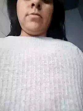 Snapshot of heleen27 chatting on 12/19/24, 09:49 heleen27 online show from 12/19/24, 09:49
