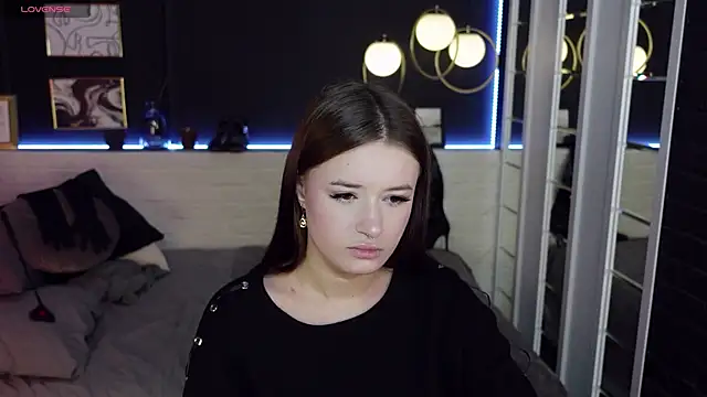 Lily Moonlight online show from 12/27/24, 02:22