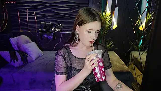 Lily Moonlight online show from 01/15/25, 02:02