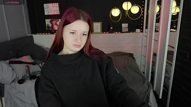 Lily Moonlight online show from 10/04/25, 07:28