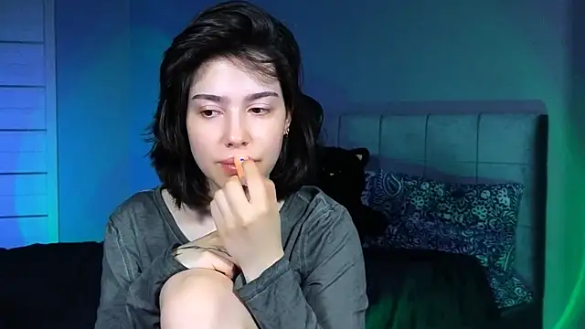 Stacy Gonzales  online show from 04/19/26, 10:03