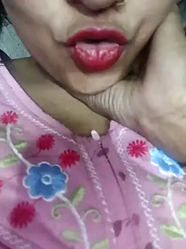 Snapshot of Wifesuman40 chatting on 12/20/24, 09:21 Wifesuman40 online show from 12/20/24, 09:21