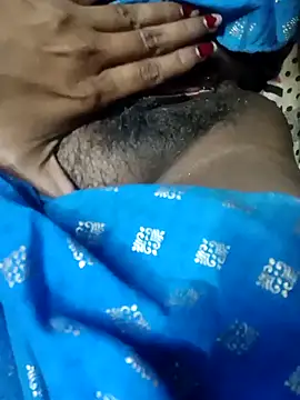 Snapshot of Wifesuman40 chatting on 12/21/24, 11:33 Wifesuman40 online show from 12/21/24, 11:33