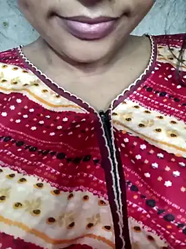 Snapshot of Wifesuman40 chatting on 12/24/24, 02:32 Wifesuman40 online show from 12/24/24, 02:32