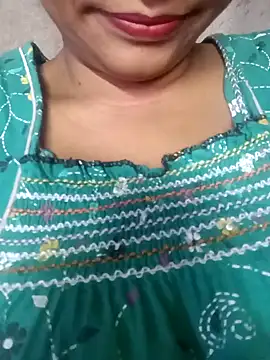 Snapshot of Wifesuman40 chatting on 12/25/24, 07:03 Wifesuman40 online show from 12/25/24, 07:03