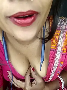 Snapshot of Wifesuman40 chatting on 01/04/25, 06:19 Wifesuman40 online show from 01/04/25, 06:19