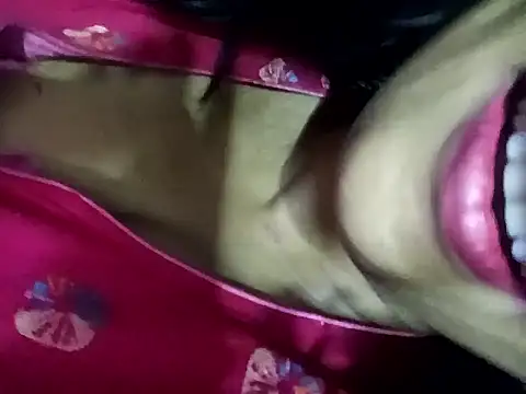 Snapshot of Wifesuman40 chatting on 03/08/25, 12:09 Wifesuman40 online show from 03/08/25, 12:09