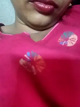 Snapshot of Wifesuman40 chatting on 03/08/25, 05:54 Wifesuman40 online show from 03/08/25, 05:54