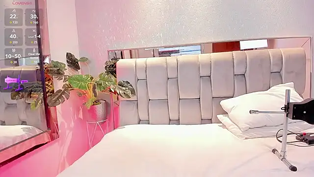 RoseTaylor   online show from 11/29/25, 05:21