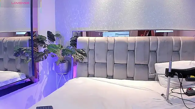 RoseTaylor   online show from 12/04/25, 05:06