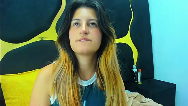 GiaRoussel online show from 03/18/25, 02:26