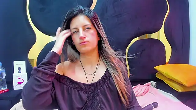 GiaRoussel online show from 10/26/25, 03:07