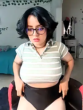 Lin-cute online show from 01/26/25, 05:55