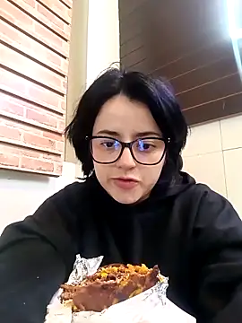 Lin-cute online show from 03/04/25, 05:32