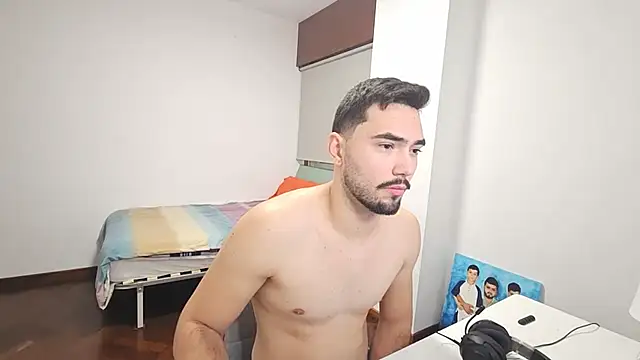 Snapshot of gtrois chatting on 12/02/25, 06:25 gtrois online show from 12/02/25, 06:25